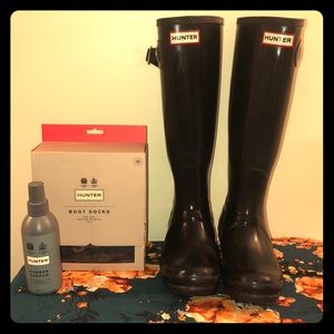 HUNTER black knee shiny rubber high rain boots